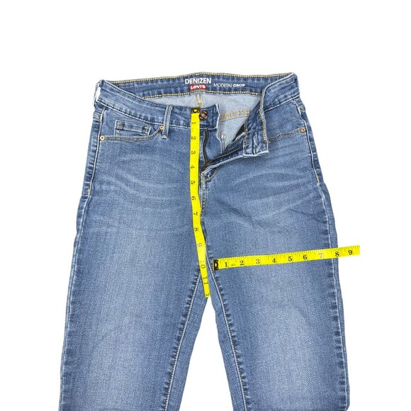 2 Denizen by Levis Modern Crop Womens Jeans light Blue Denim Cuffed Hem Stretchy - Picture 5 of 9